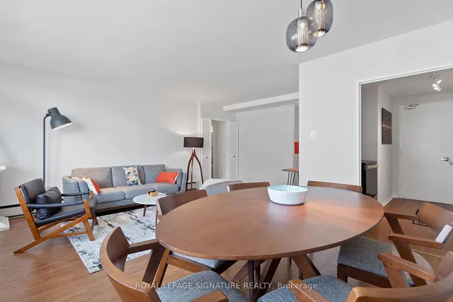 Additional property image - 581 Avenue Rd Unit 1104