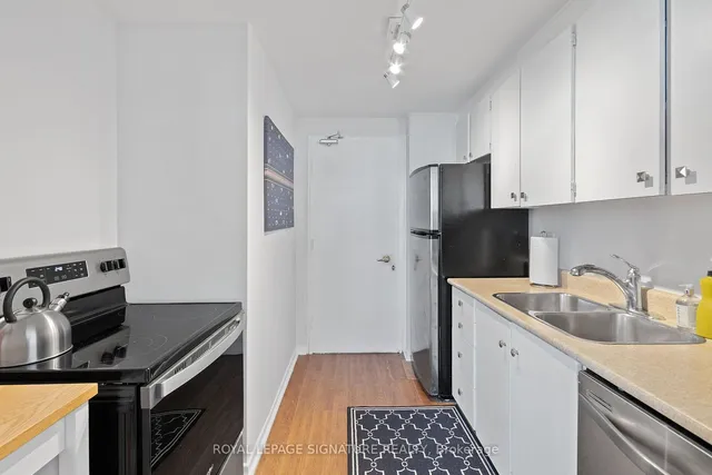 Additional property image - 581 Avenue Rd Unit 1104
