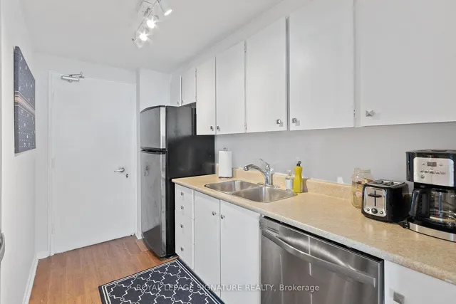 Additional property image - 581 Avenue Rd Unit 1104