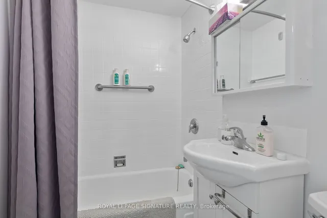 Additional property image - 581 Avenue Rd Unit 1104