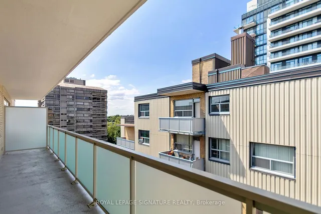 Additional property image - 581 Avenue Rd Unit 1104