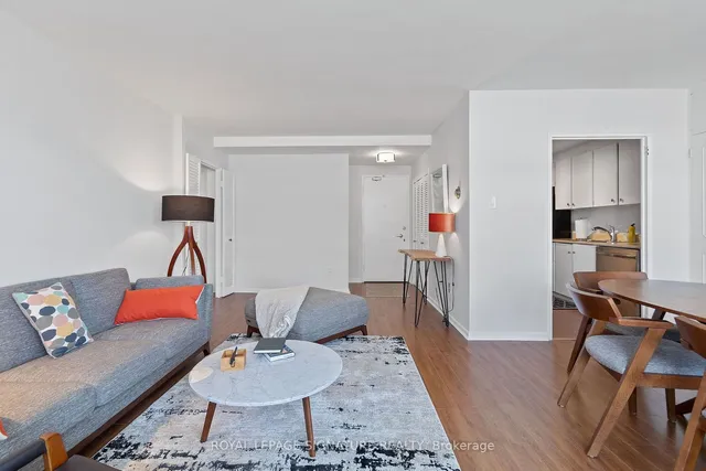 Additional property image - 581 Avenue Rd Unit 1104