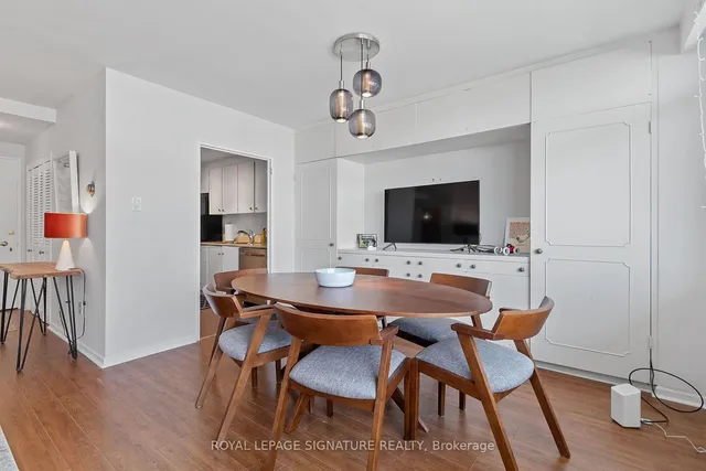 Additional property image - 581 Avenue Rd Unit 1104
