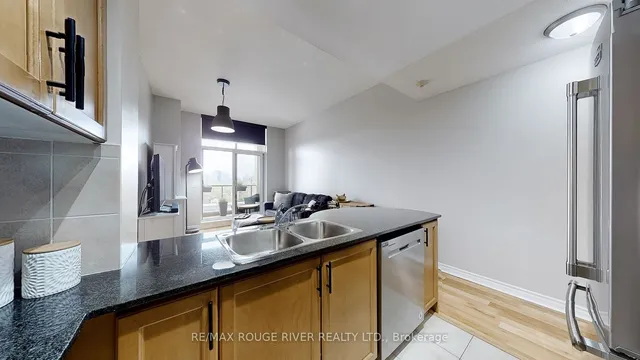 Additional property image - 18 Kenaston Gdns Unit 701