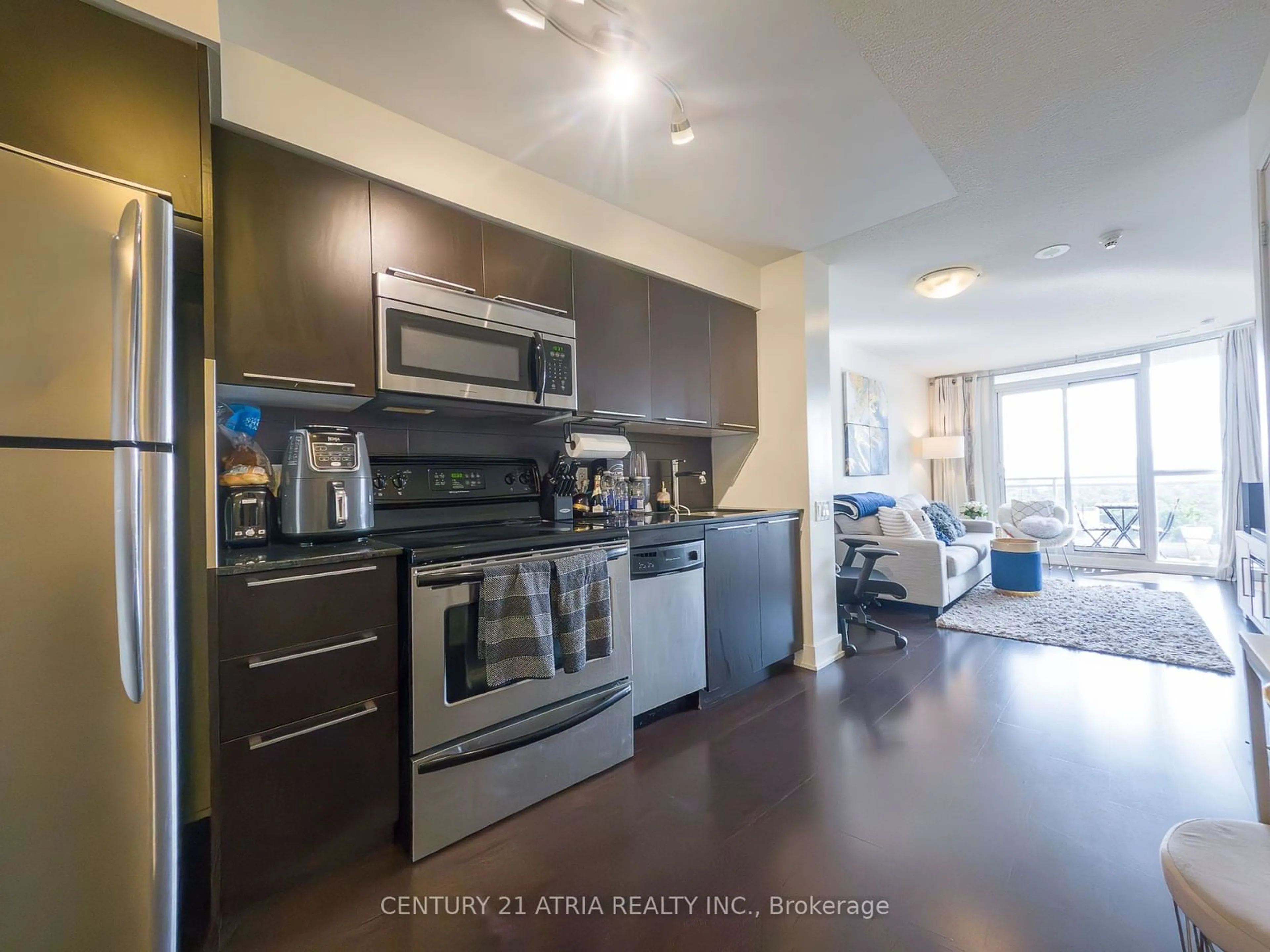 Open concept kitchen for 23 Sheppard Ave #1408, Toronto Ontario M2N 0C8