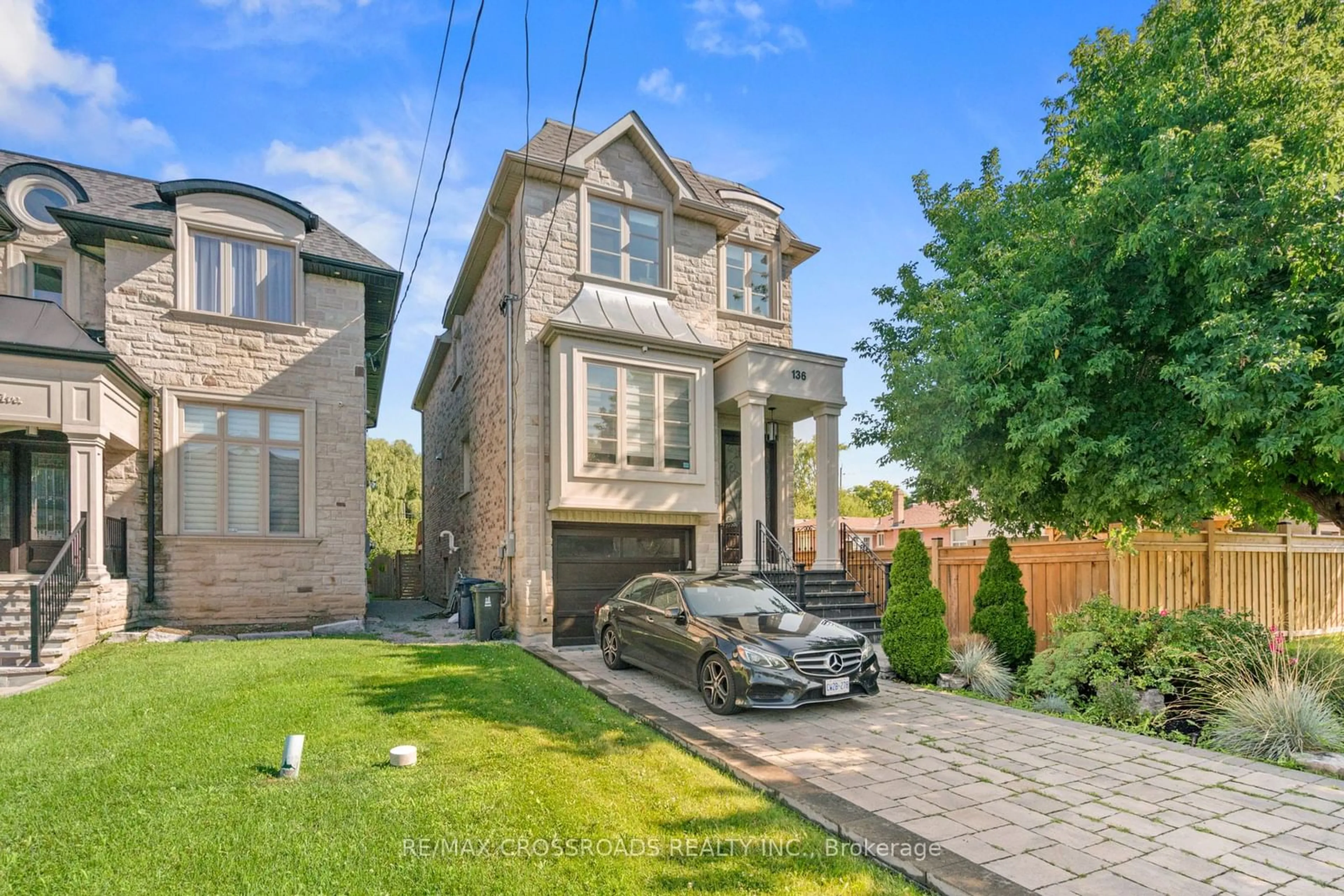 A pic from exterior of the house or condo, the street view for 136 Church Ave, Toronto Ontario M2N 4G2