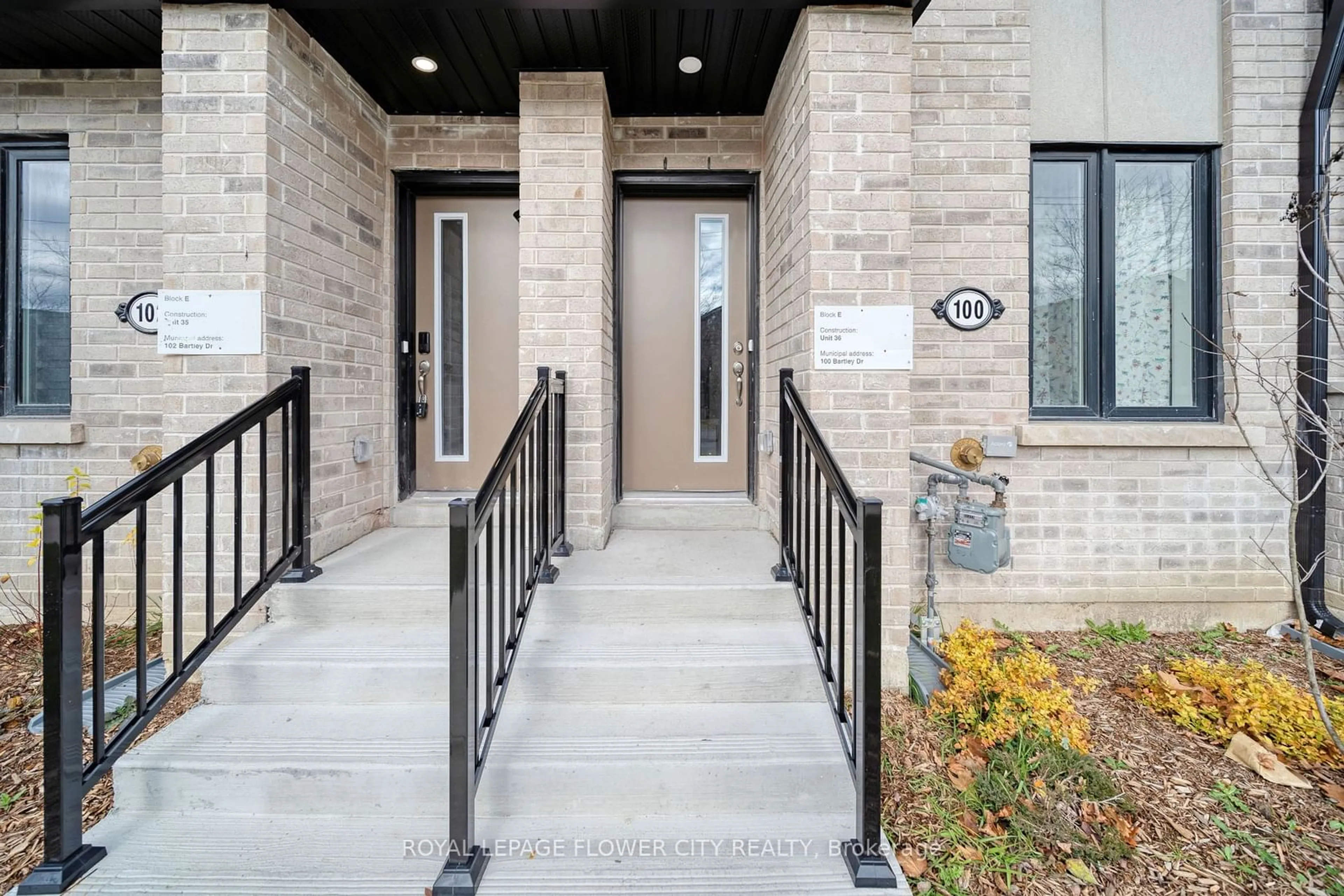 Indoor entryway, ceramic floors for 100 Bartley Dr, Toronto Ontario M4A 0A9