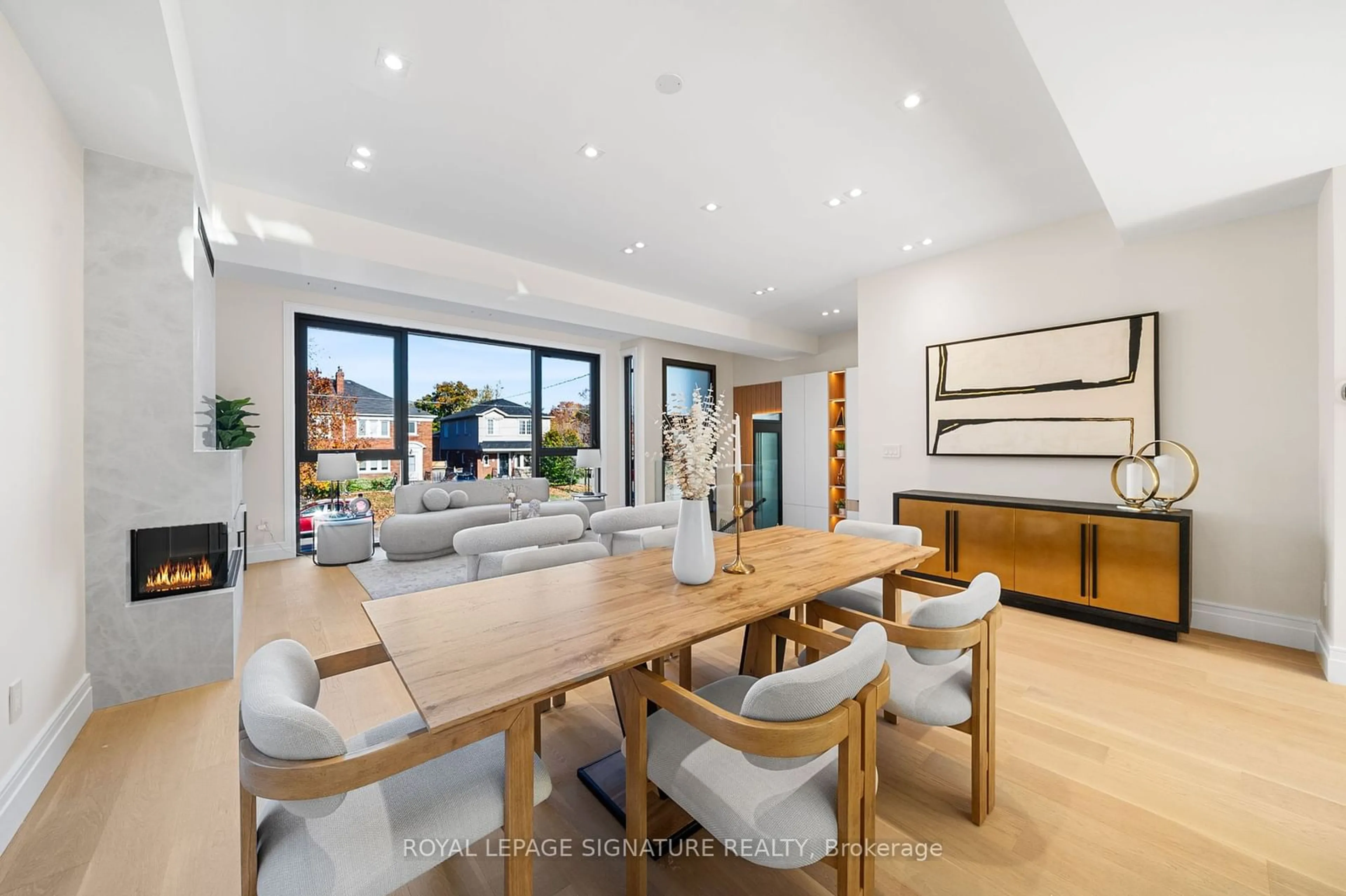 Dining room, wood floors for 551 Broadway Ave, Toronto Ontario M4G 2S2