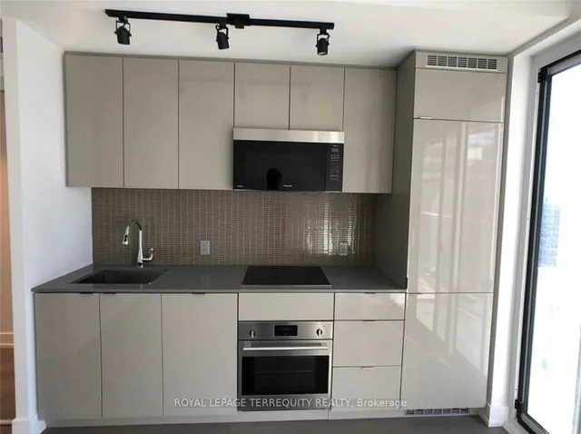 Additional property image - 7 Grenville St Unit 3702