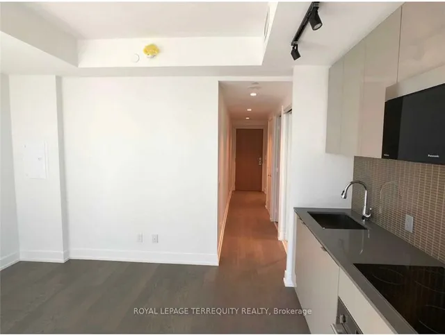 Additional property image - 7 Grenville St Unit 3702