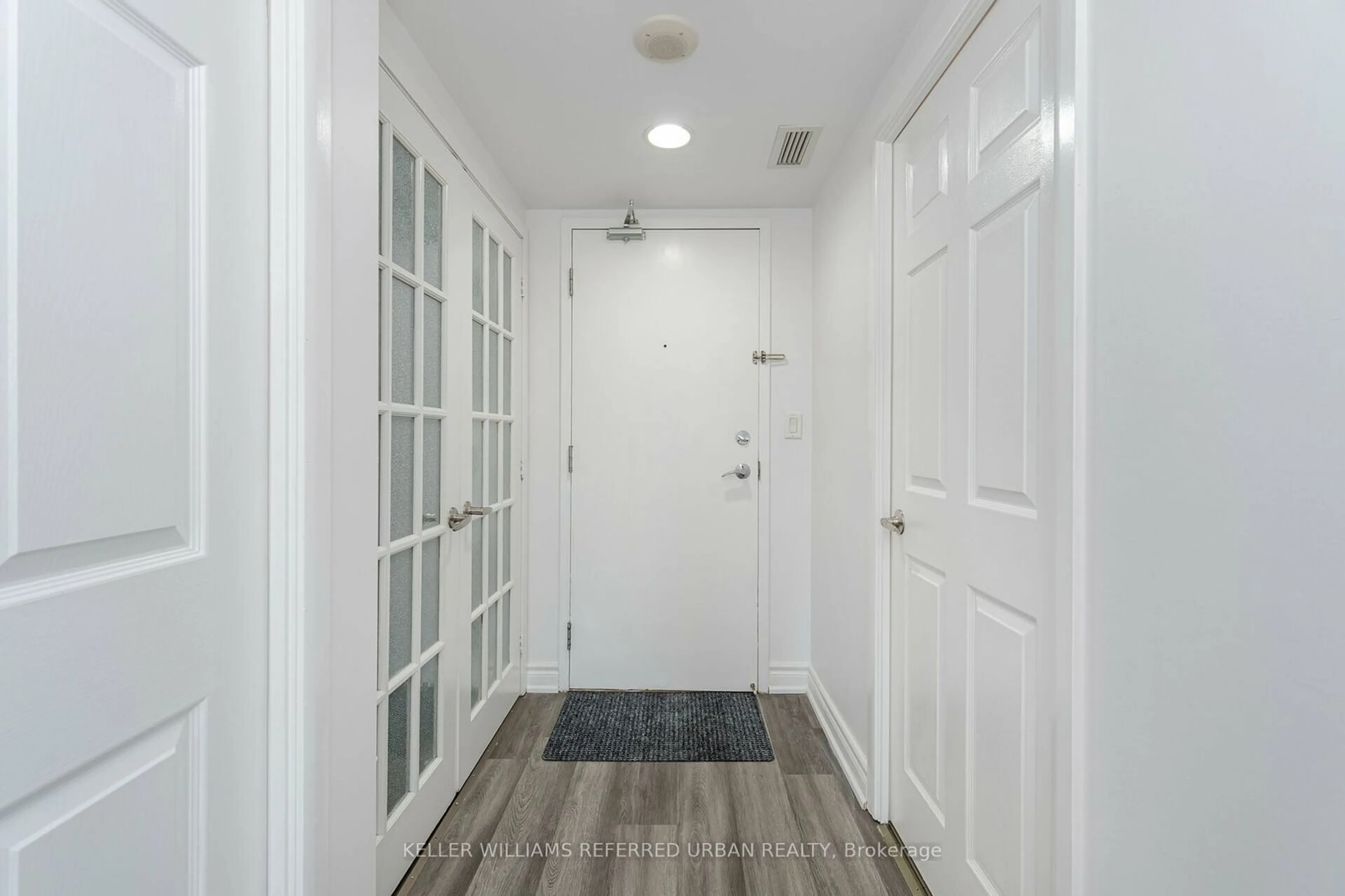 Indoor entryway, wood floors for 600 Fleet St #318, Toronto Ontario M5V 1B7