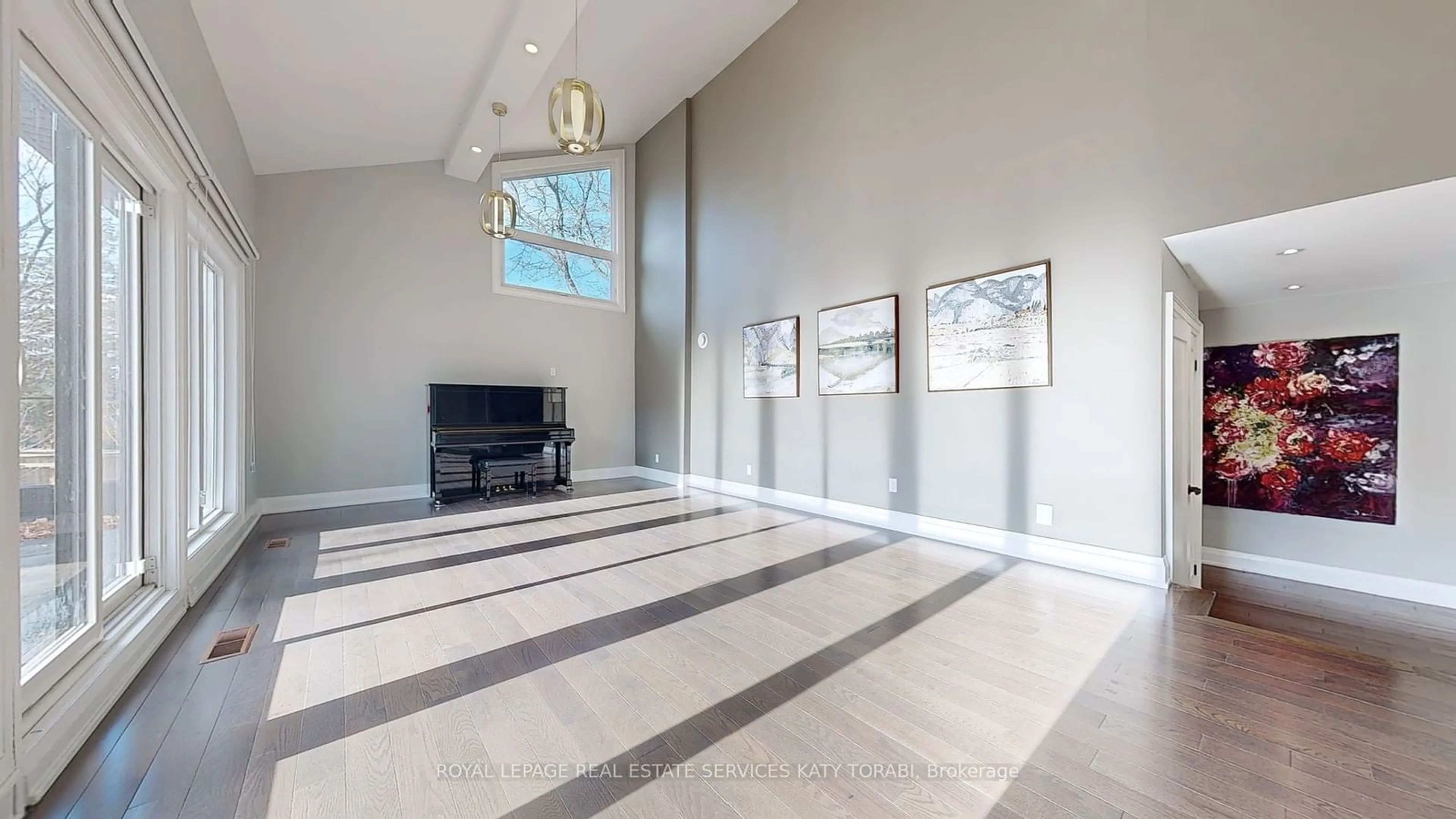 Indoor foyer, wood floors for 136 Denlow Blvd, Toronto Ontario M3B 3J2