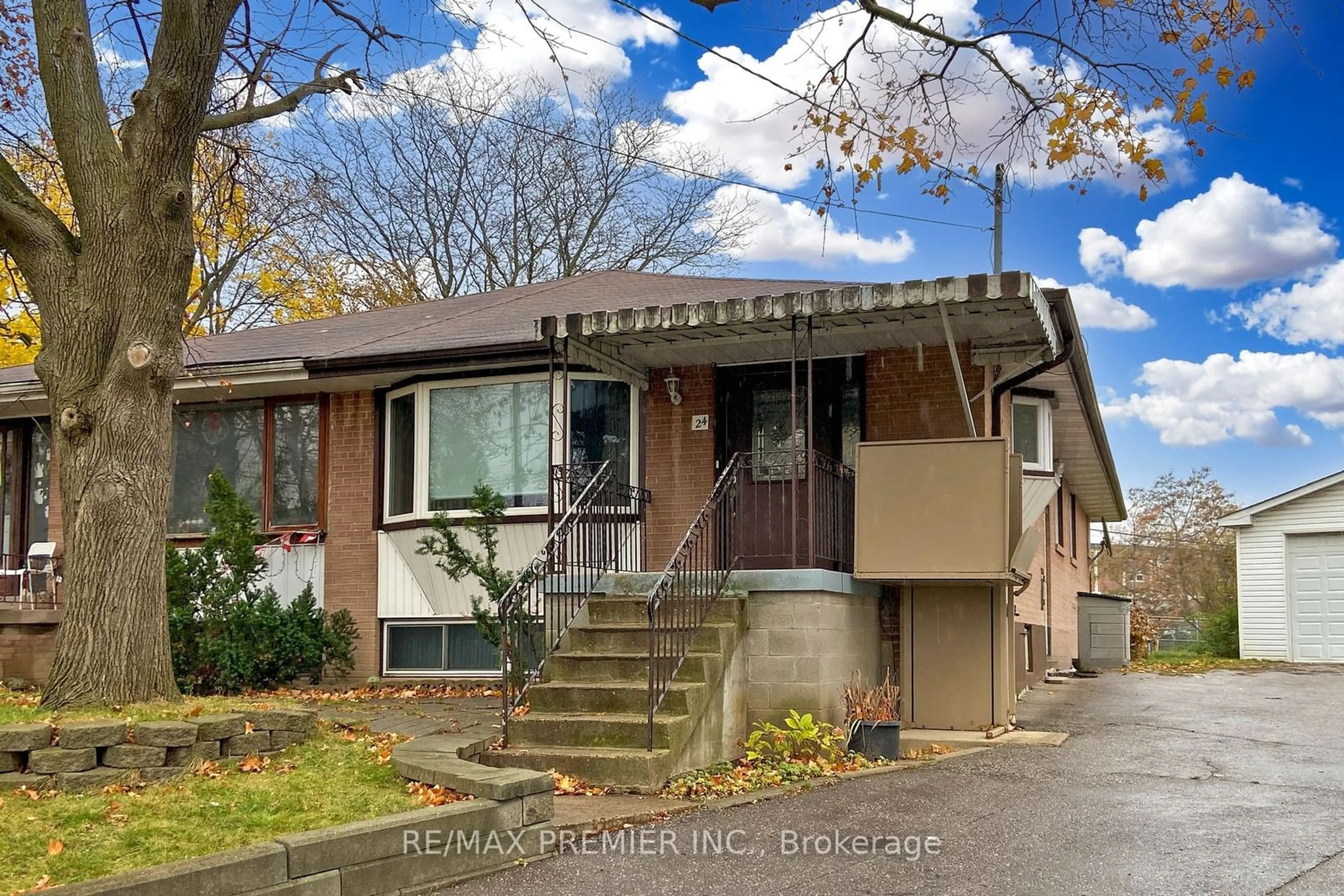 A pic from exterior of the house or condo, cottage for 24 Dunboyne Crt, Toronto Ontario M2R 2B7