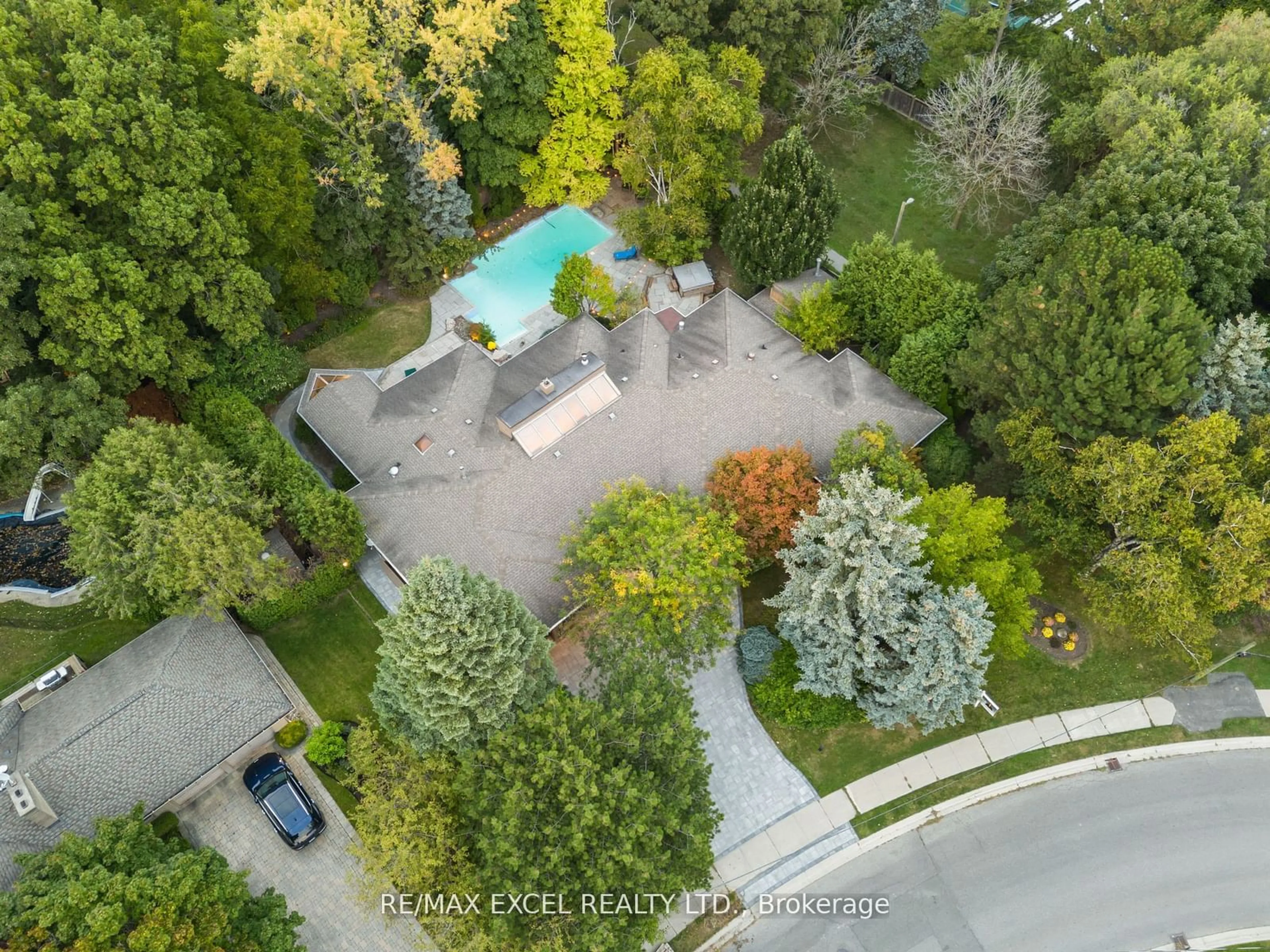 A pic from exterior of the house or condo, the fenced backyard for 62 Wimpole Dr, Toronto Ontario M2L 2L3