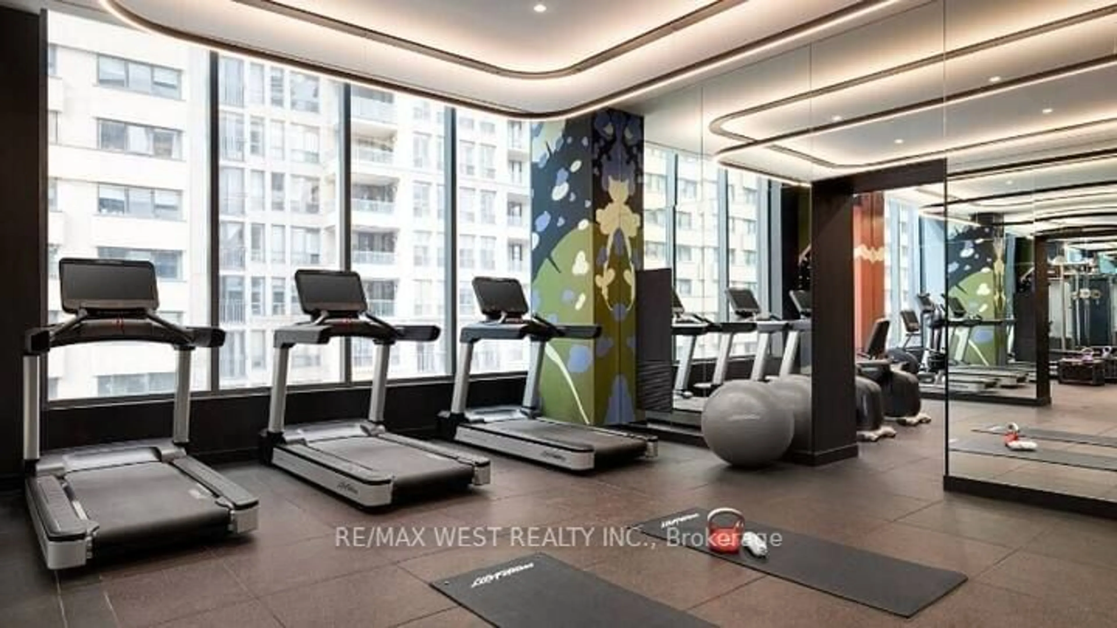 Gym or fitness room, carpet floors for 395 Bloor St #4506, Toronto Ontario M4W 0B4