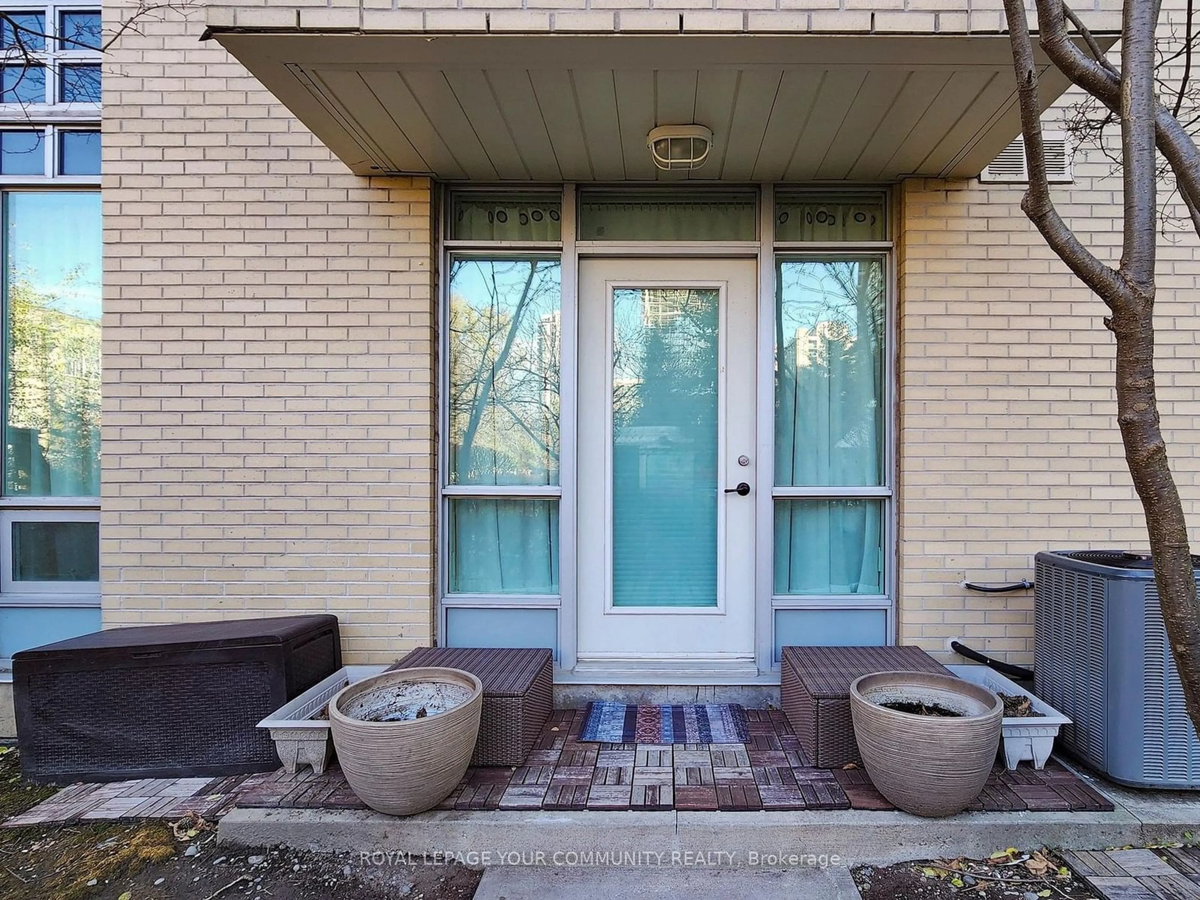 Indoor entryway, ceramic floors for 60 Byng Ave #TH2, Toronto Ontario M2N 7K3