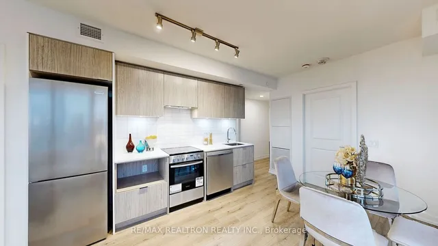 Additional property image - 395 BLOOR St Unit 3104