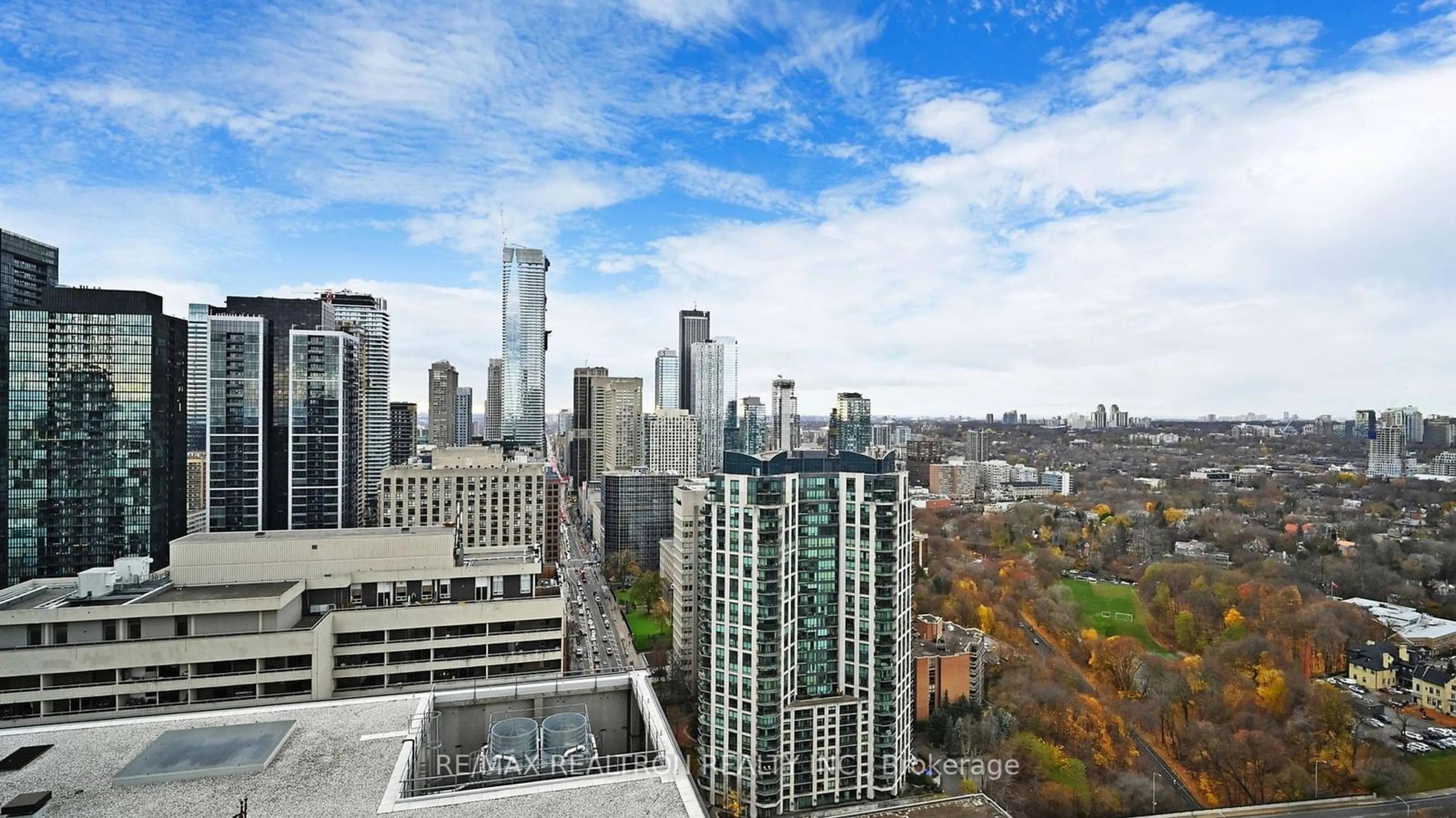 A pic from exterior of the house or condo, the view of city buildings for 395 BLOOR St #3104, Toronto Ontario M4W 1H7