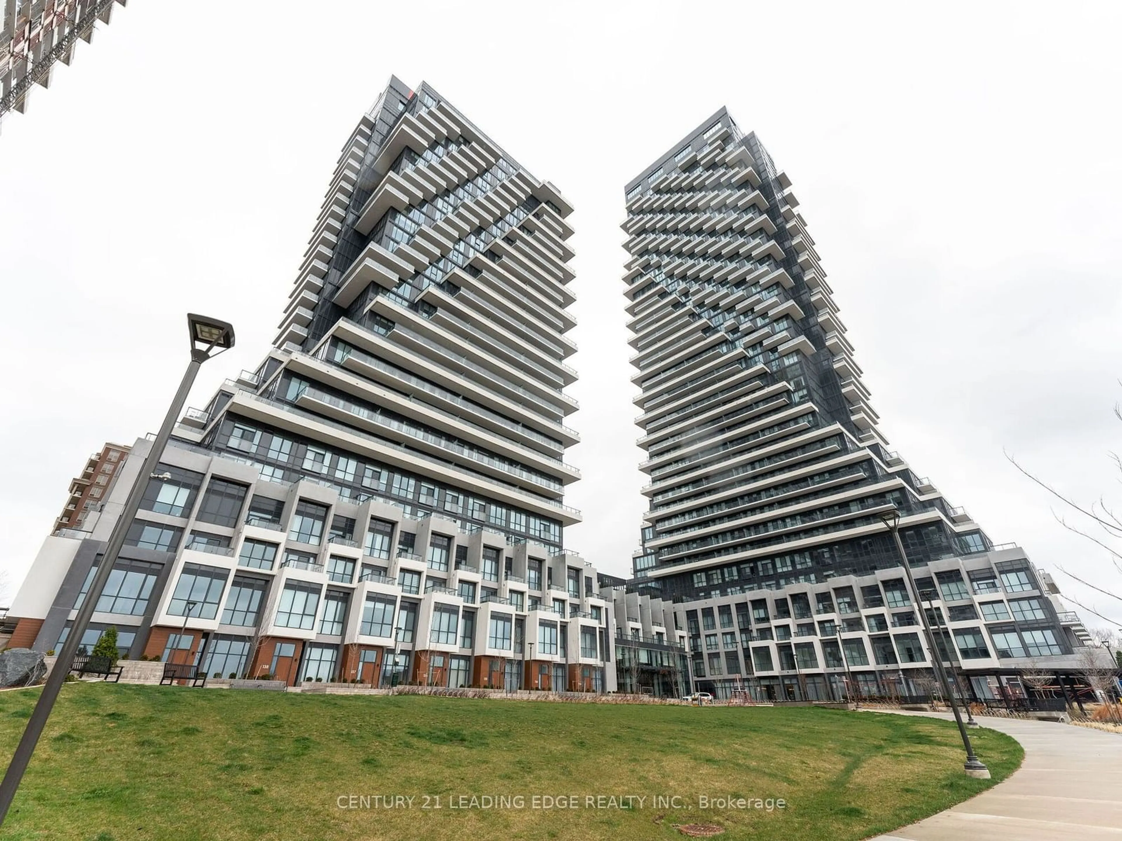 A pic from exterior of the house or condo, the front or back of building for 20 Inn On The Park Dr #1439, Toronto Ontario M3C 0P8