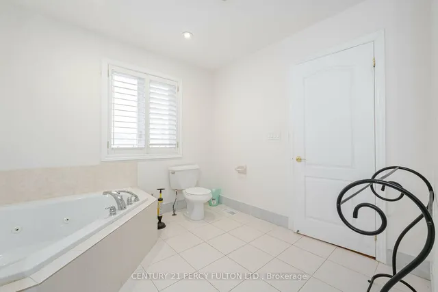Additional property image - 206 Finch Ave