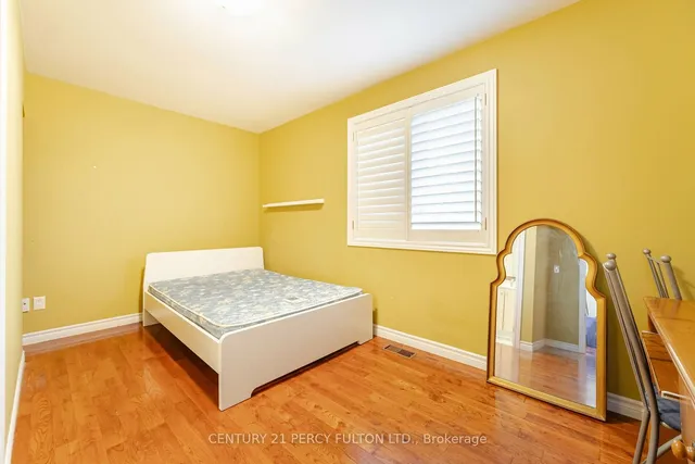 Additional property image - 206 Finch Ave