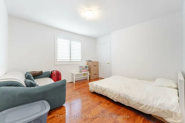 Additional property image - 206 Finch Ave