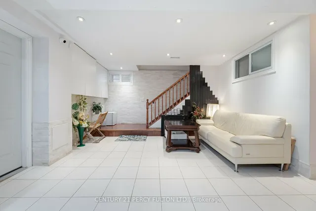 Additional property image - 206 Finch Ave
