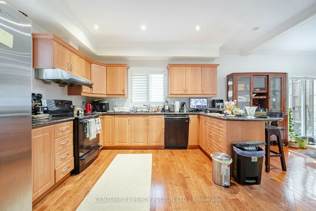 Additional property image - 206 Finch Ave