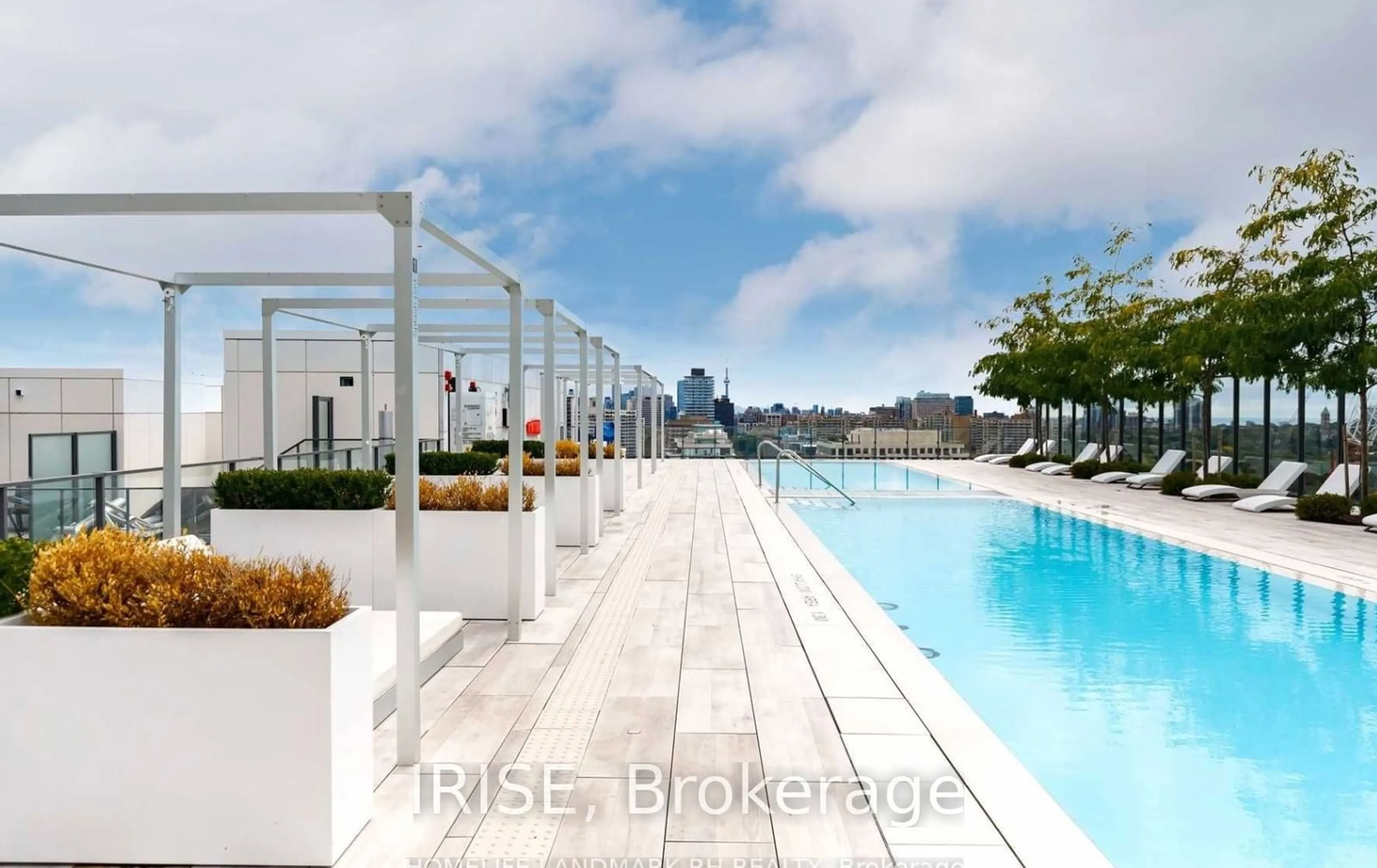 Indoor or outdoor pool for 8 Hillsdale Ave #1219, Toronto Ontario M4S 0B1