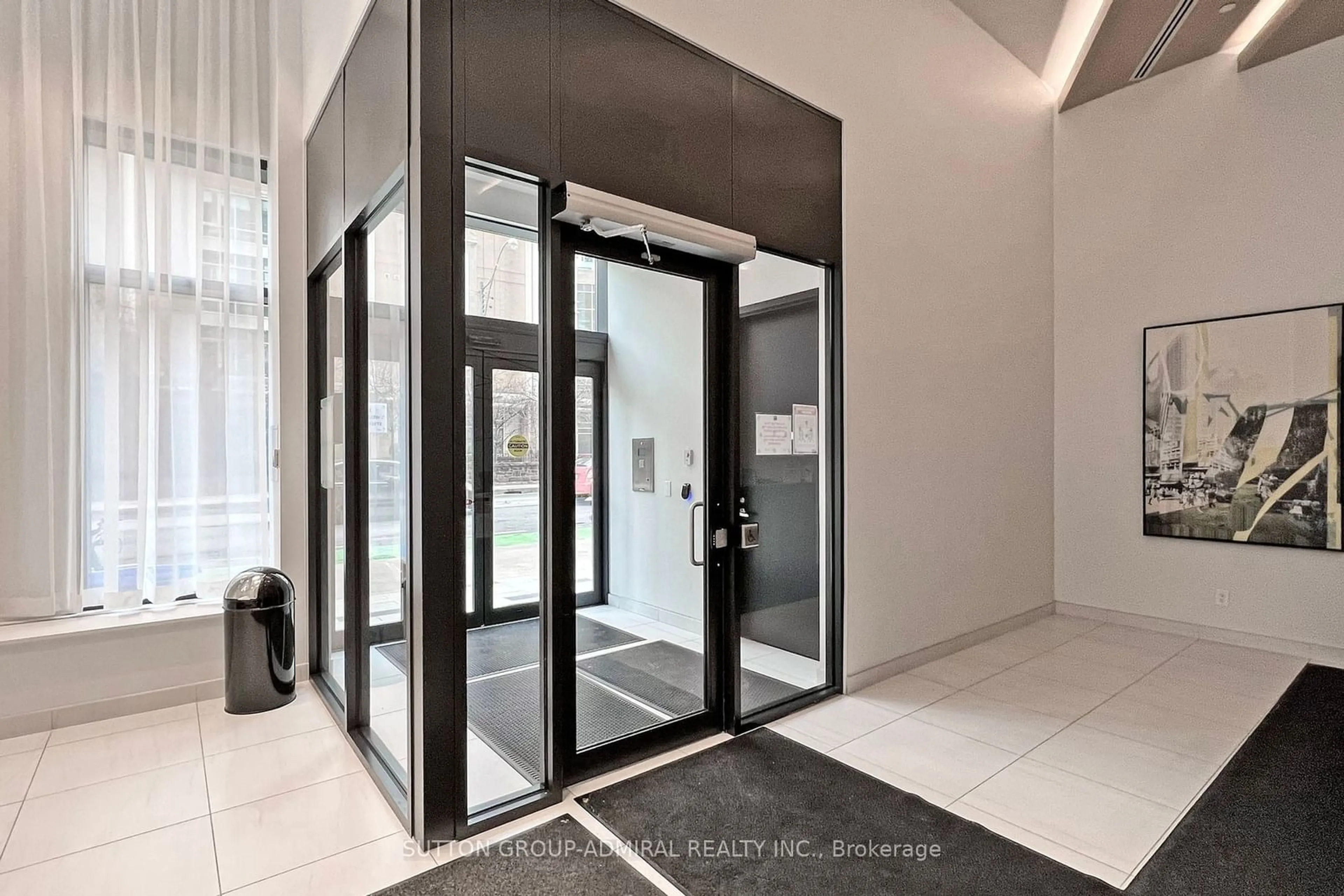 Indoor foyer, cement floor for 159 Wellesley St #3101, Toronto Ontario M6K 0C9