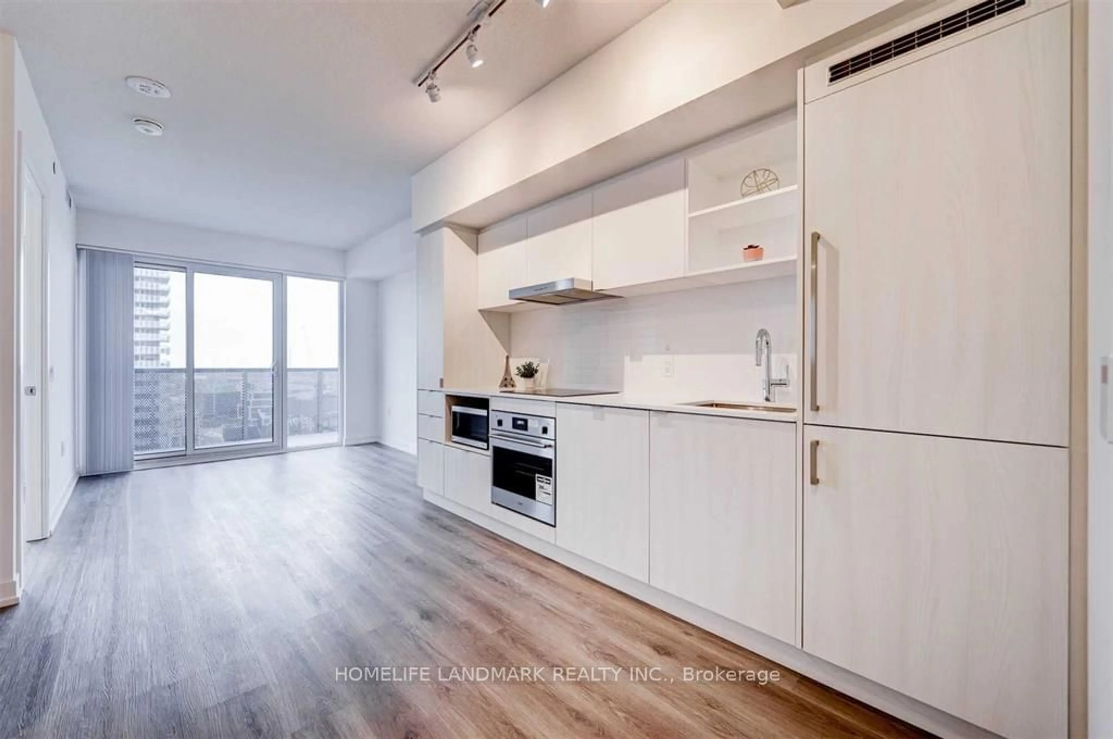 Open concept kitchen for 138 Downes St #2706, Toronto Ontario M5E 0E4