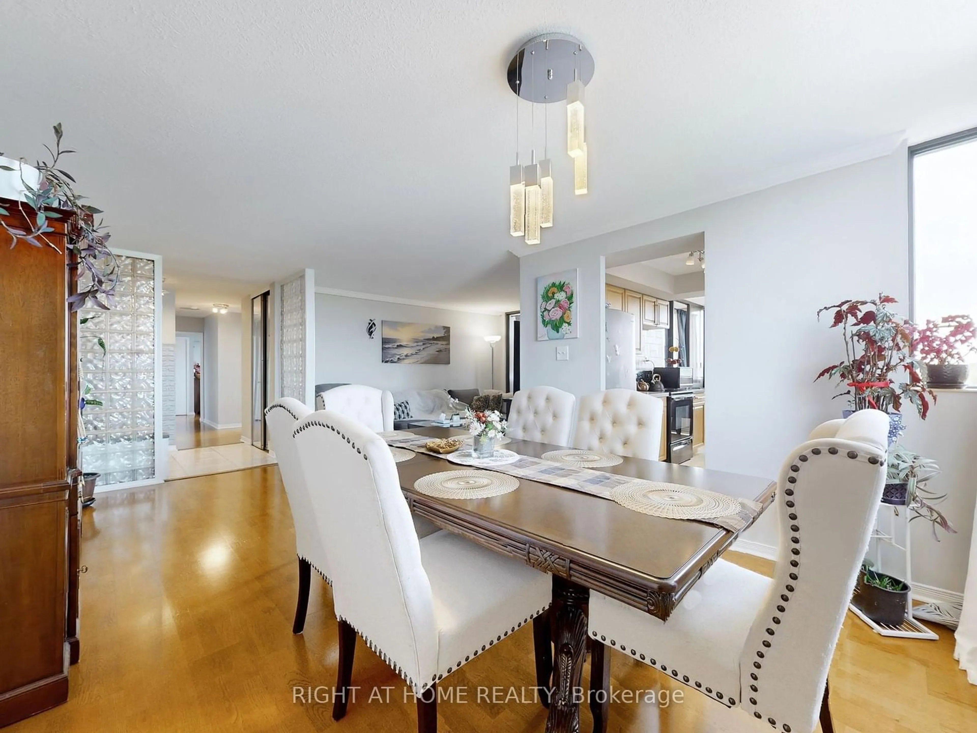 Dining room, wood floors for 133 Torresdale Ave #706, Toronto Ontario M2R 3T2