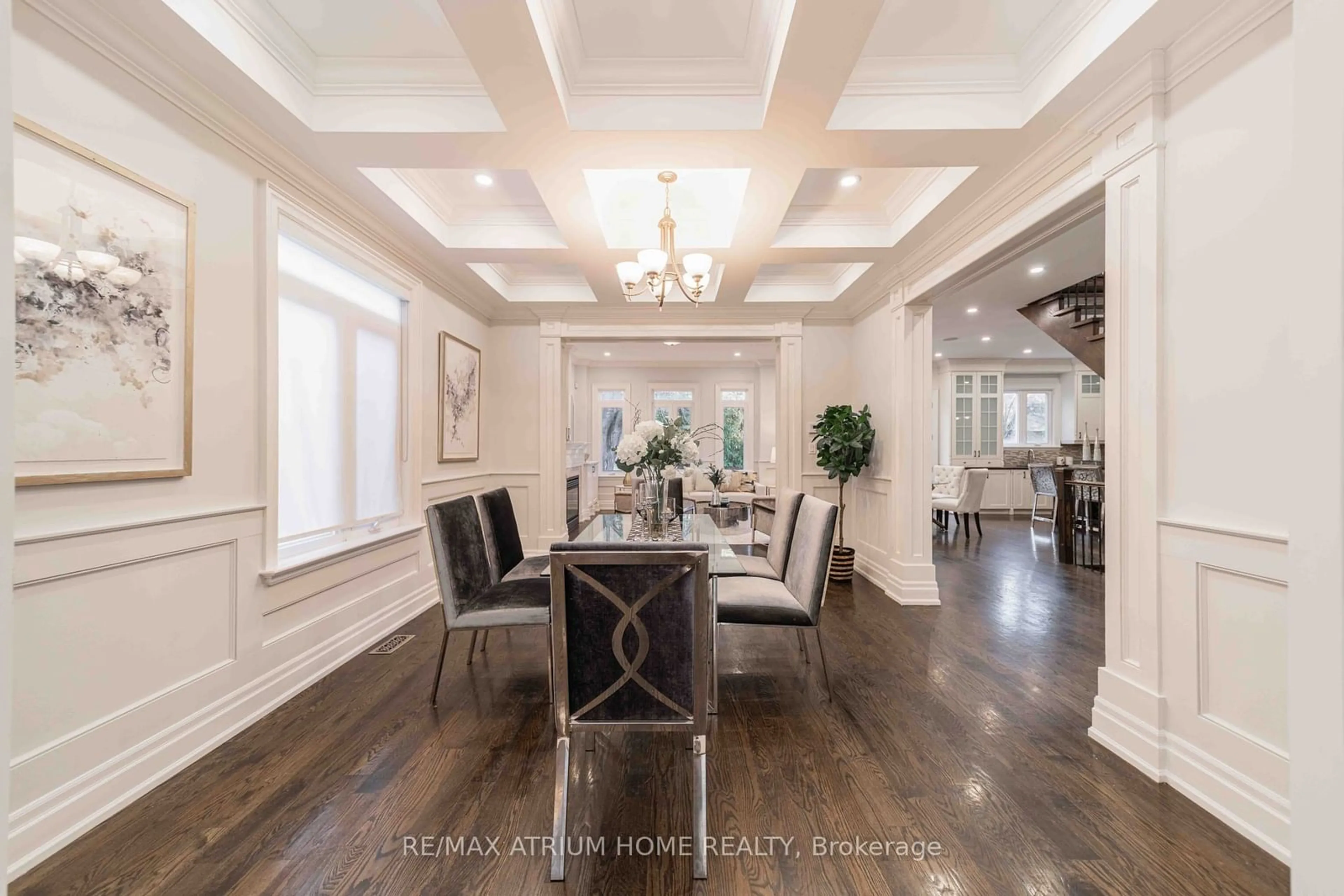 Dining room, wood floors for 116 Church Ave, Toronto Ontario M2N 4G2