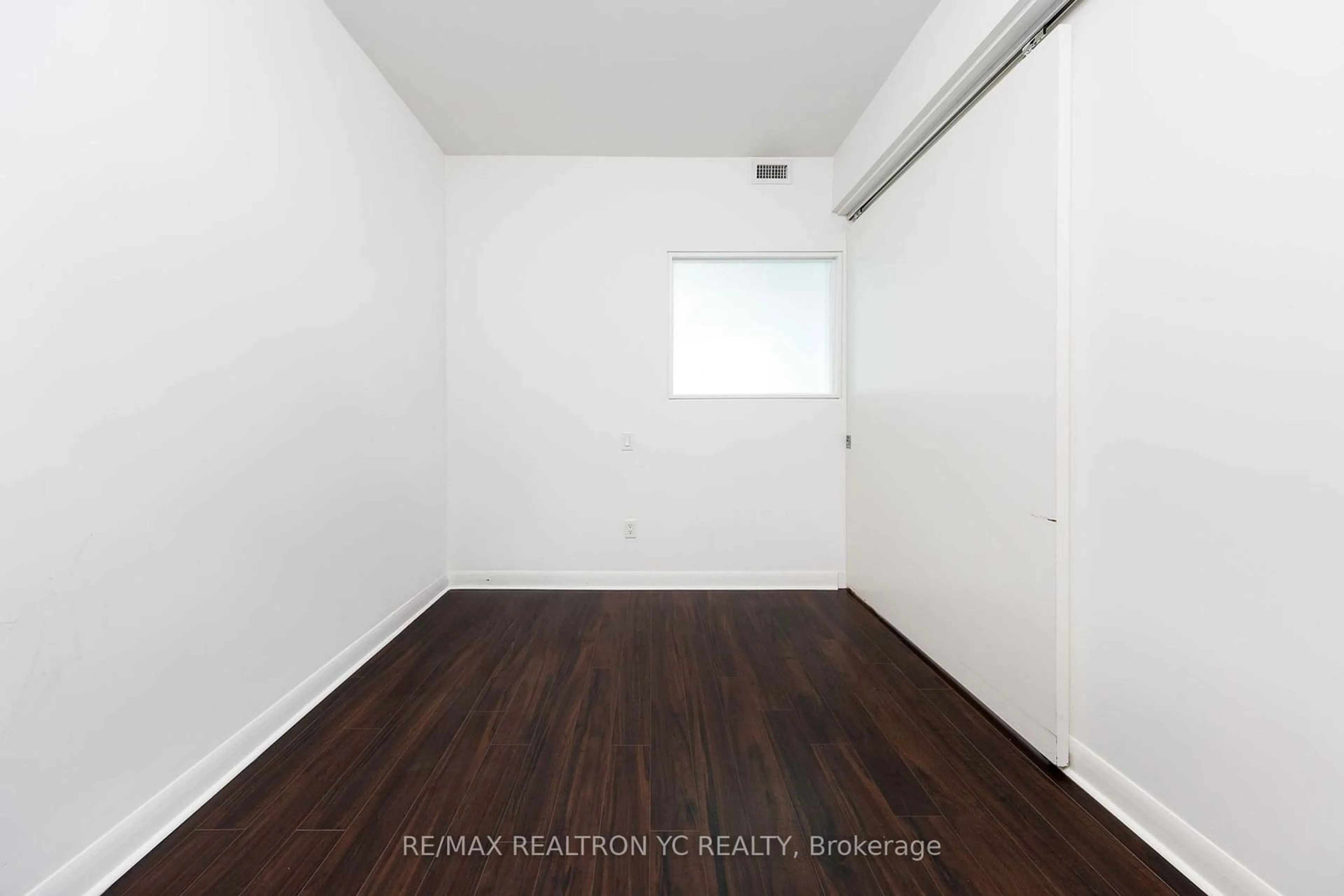 A pic of a room, unknown floor for 375 King St #1403, Toronto Ontario M5V 1K5