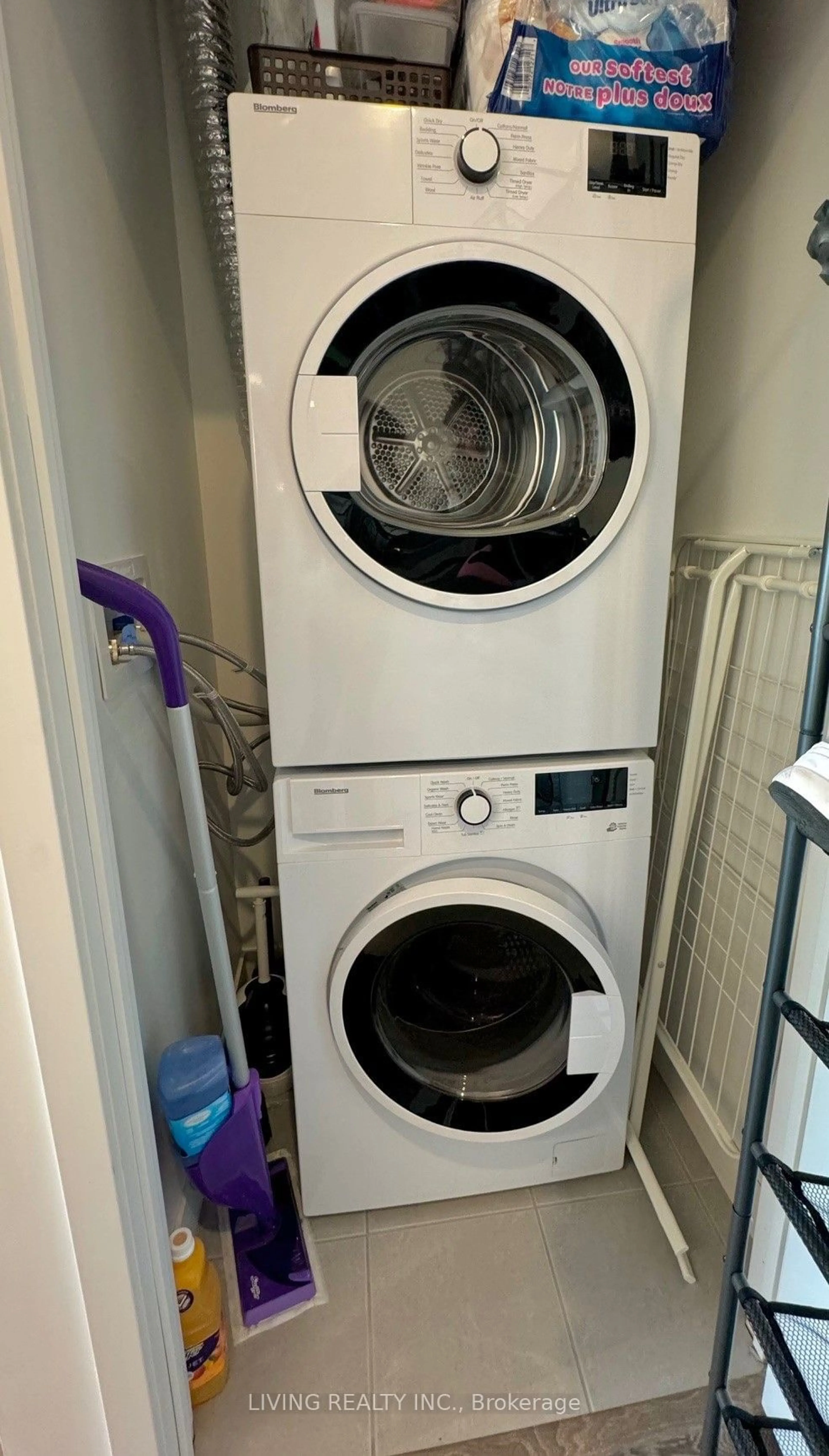 Washer and dryer for 15 Holmes Ave #3106, Toronto Ontario M2N 0L4