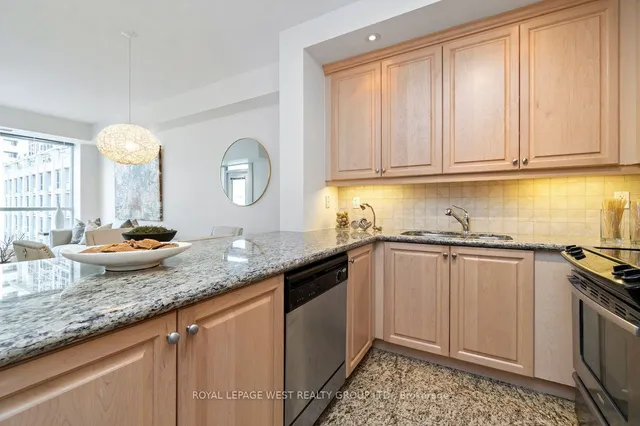 Additional property image - 628 Fleet St Unit 809