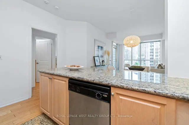 Additional property image - 628 Fleet St Unit 809