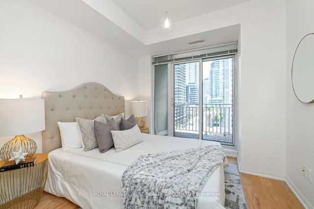 Additional property image - 628 Fleet St Unit 809