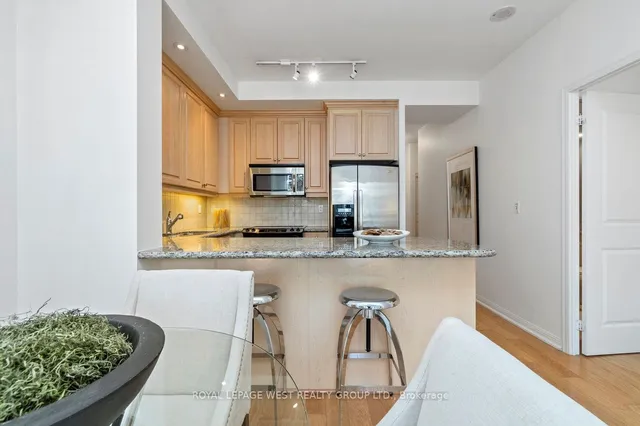 Additional property image - 628 Fleet St Unit 809
