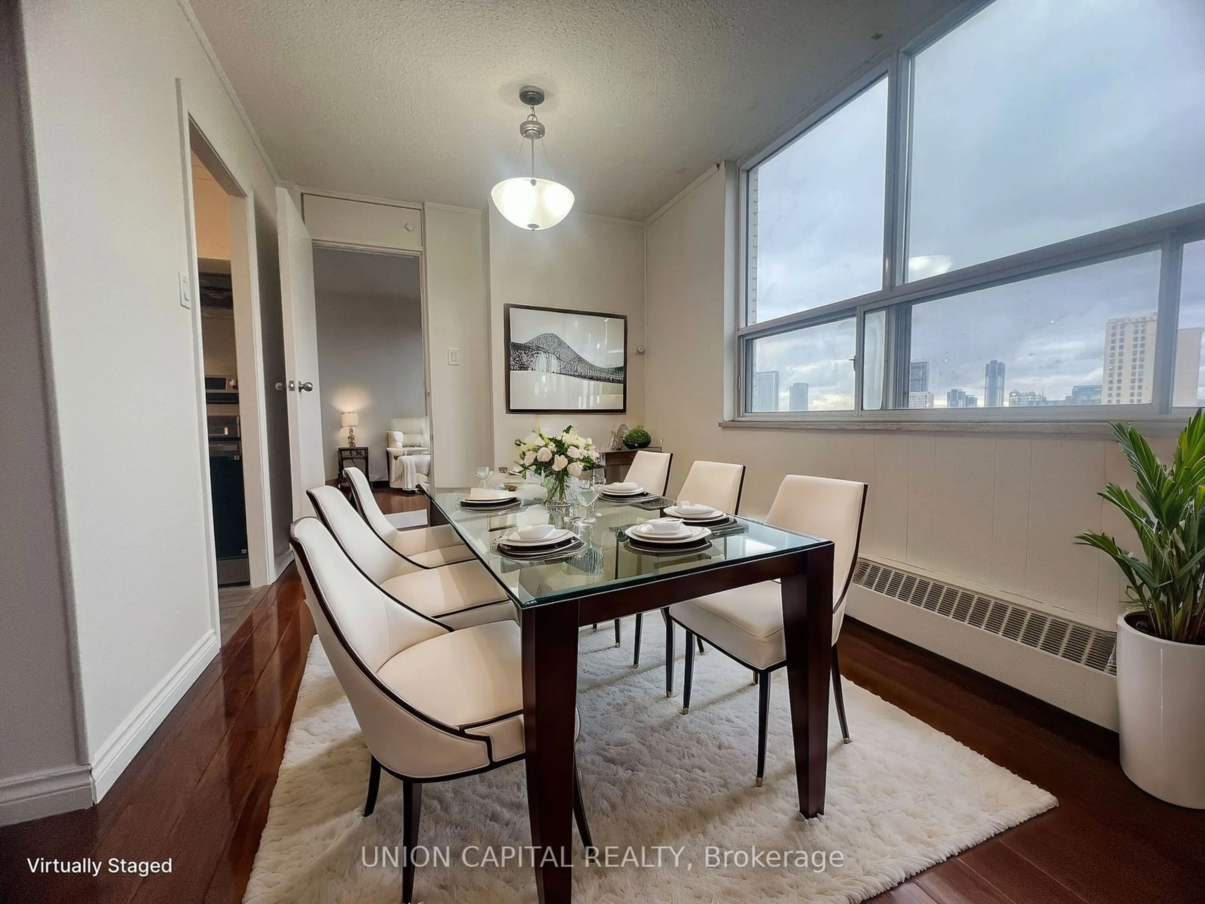 Dining room, wood floors for 5 Parkway Forest Dr #905, Toronto Ontario M2J 1L2