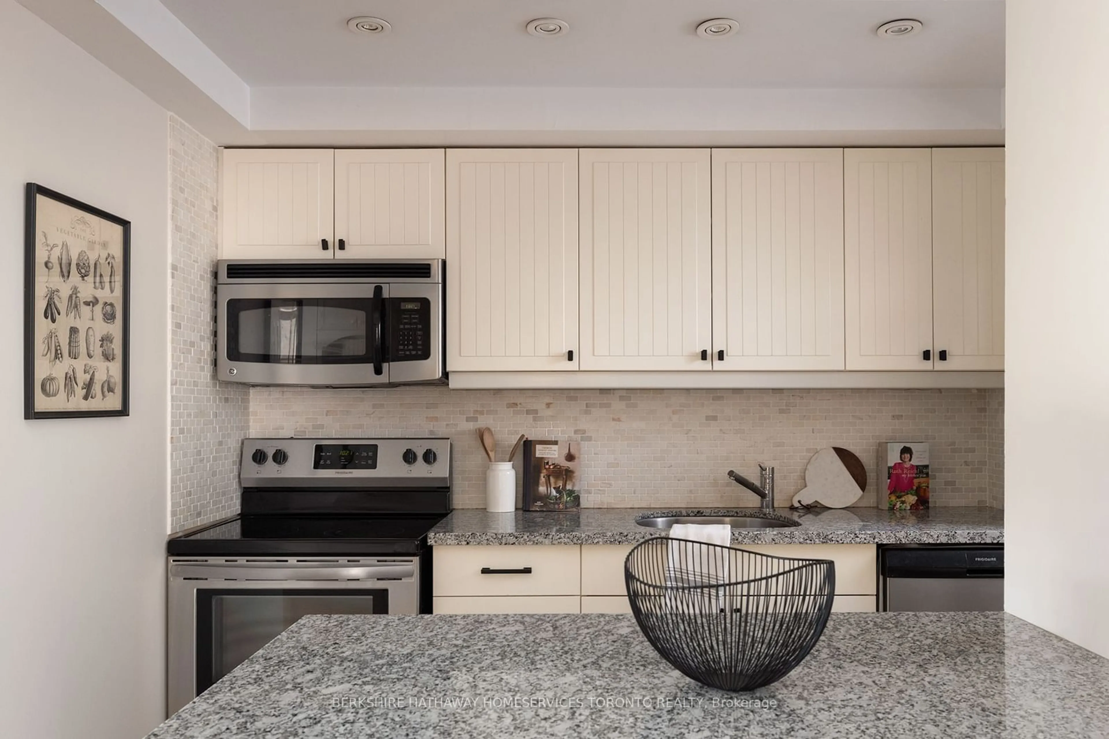 Contemporary kitchen, ceramic floors, cottage for 71 Front St #704, Toronto Ontario M5E 1T9