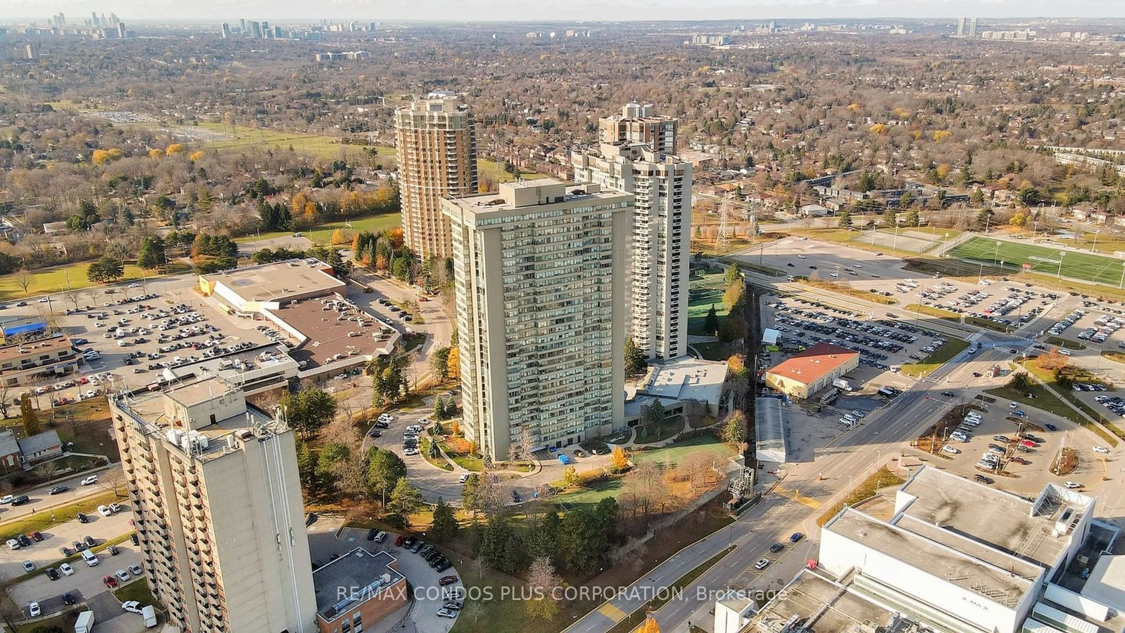 A pic from exterior of the house or condo, the view of city buildings for 55 Skymark Dr #1804, Toronto Ontario M3H 3N4