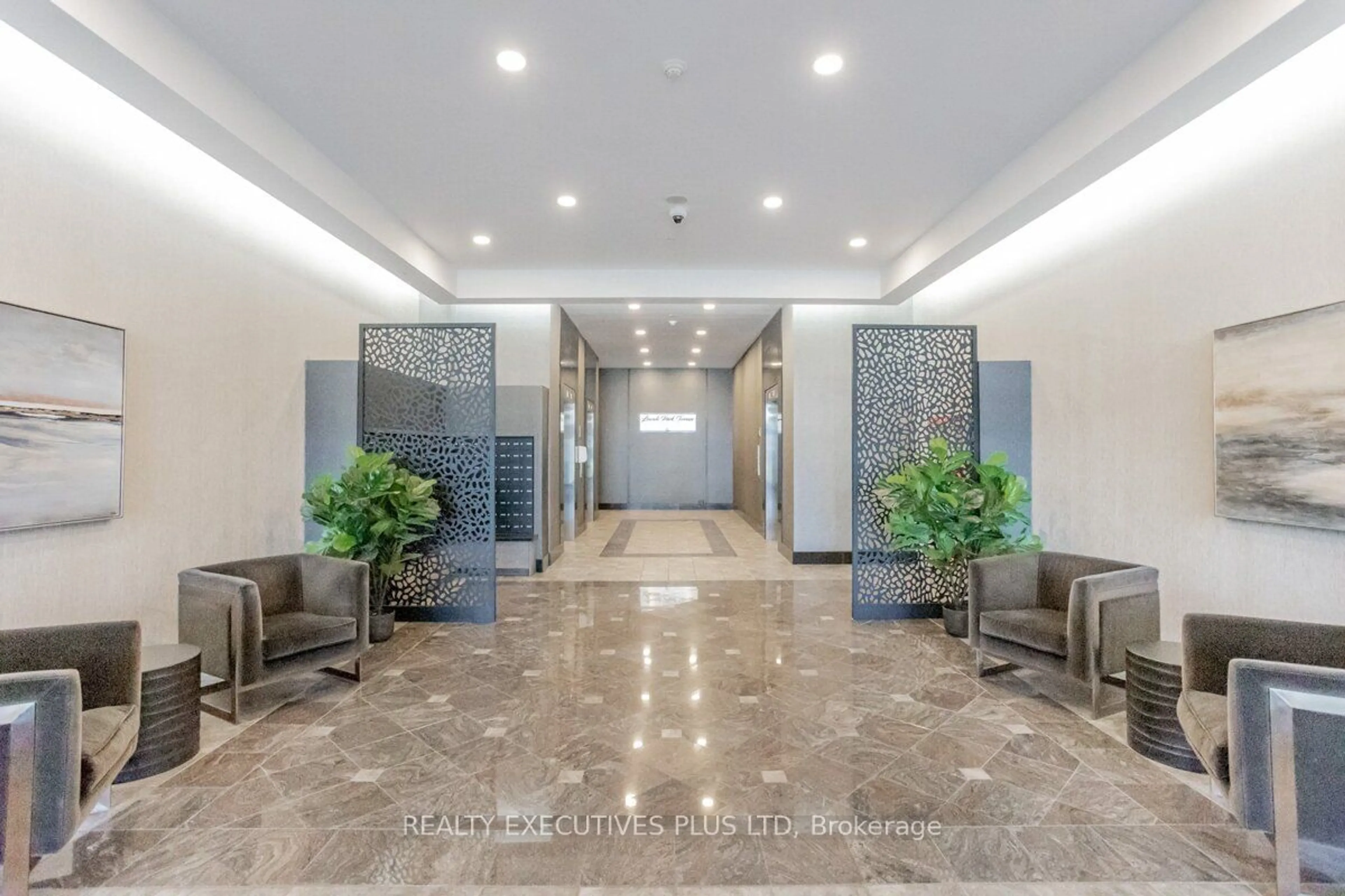 Indoor lobby, ceramic floors for 1 Leaside Park Dr #709, Toronto Ontario M4H 1R1