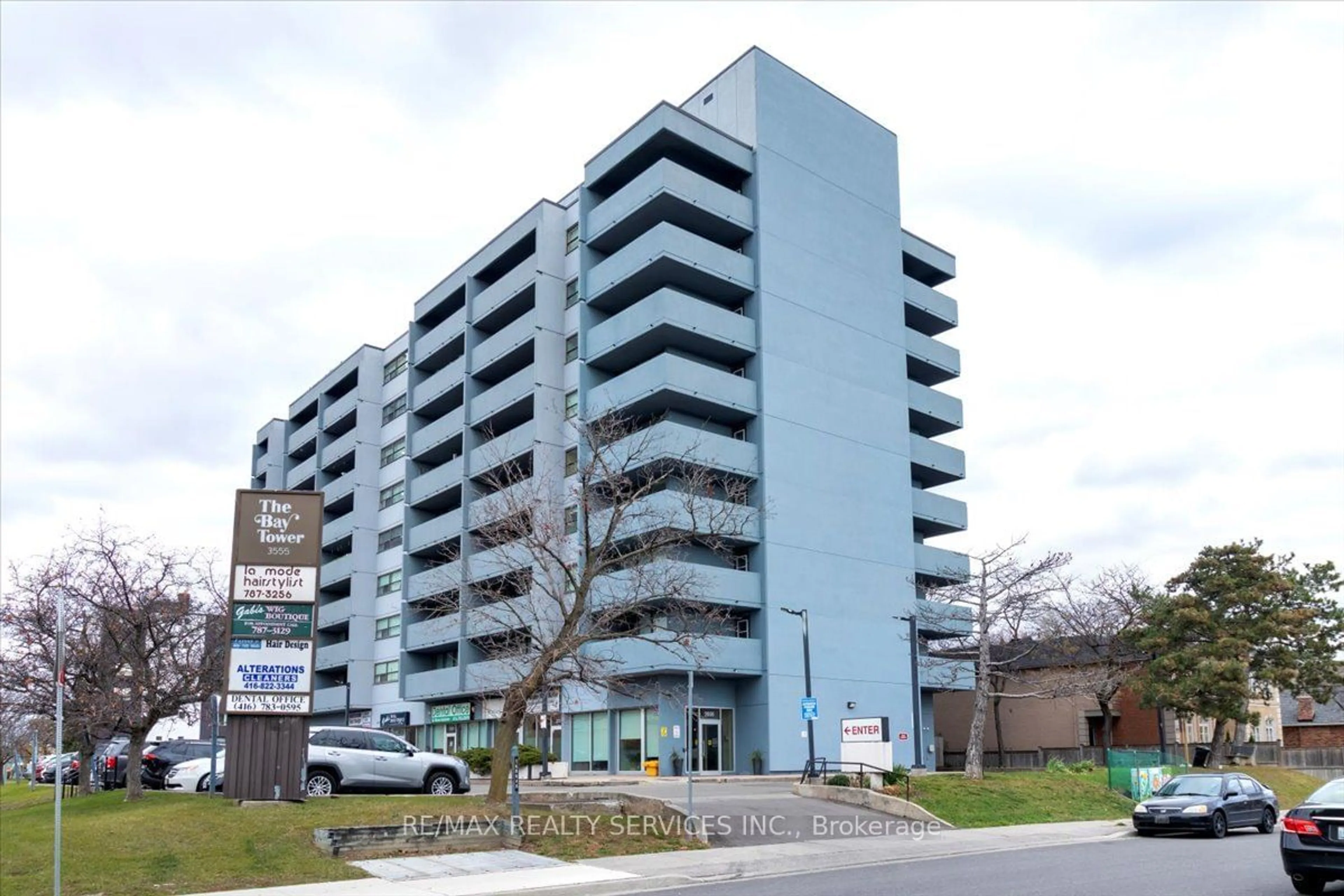 A pic from exterior of the house or condo, the front or back of building for 3555 BATHURST St #801, Toronto Ontario M6A 2Y8