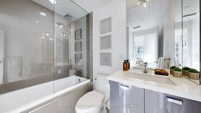 Additional property image - 32 Davenport Rd Unit 313