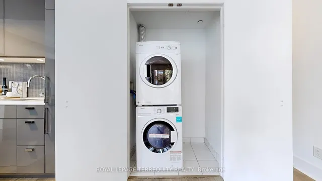 Additional property image - 32 Davenport Rd Unit 313
