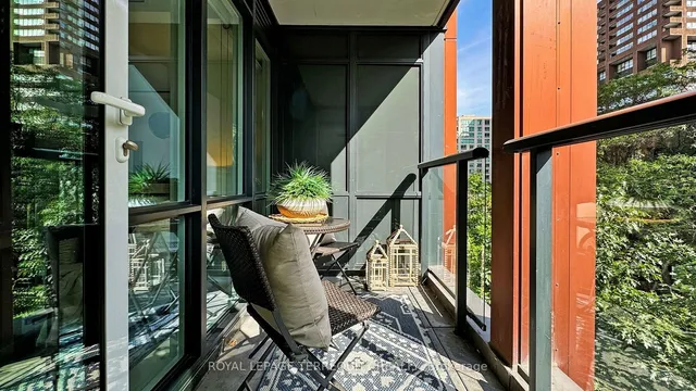 Additional property image - 32 Davenport Rd Unit 313