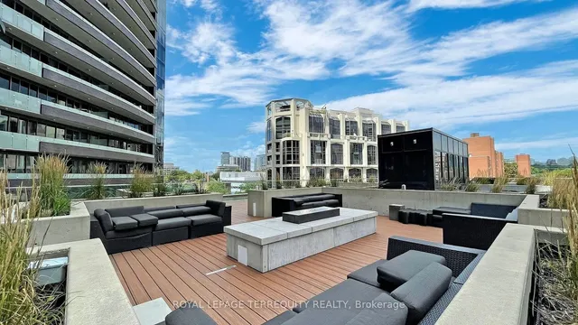 Additional property image - 32 Davenport Rd Unit 313