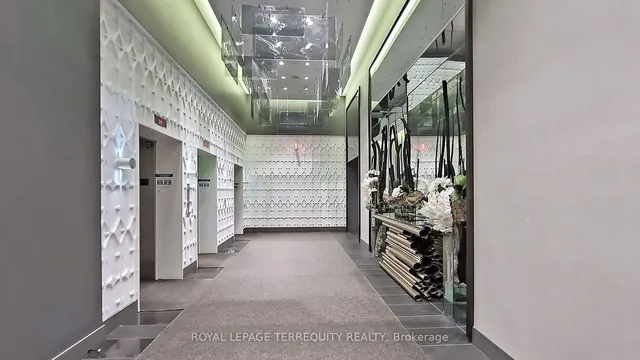 Additional property image - 32 Davenport Rd Unit 313