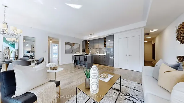 Additional property image - 32 Davenport Rd Unit 313